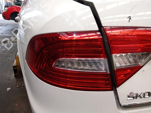 Used Left taillight Left taillight SKODA SUPERB II (3T4) 2.0 TDI 16V (140 hp) 35738318 35738318