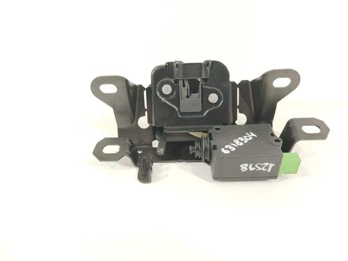 tailgate-lock-volvo-c30-533-2006-2007-2008-2009-2010-2011-2012-2013-26387499 main image