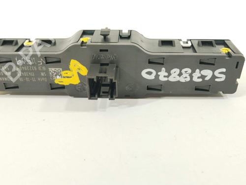 Switch BMW 2 Gran Tourer (F46) 218 d | BP17433781I30 - Image 4