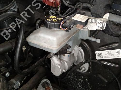 brake-master-cylinder-audi-a3-sportback-8va-8vf-2012-2013-2014-2015-2016-2017-2018-2019-2020-2021-38711010 main image