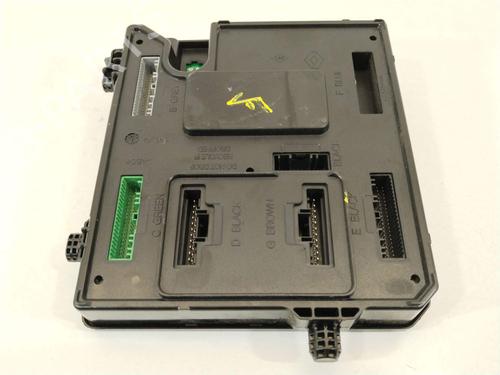 Used Fuse box Fuse box 32319045 32319045