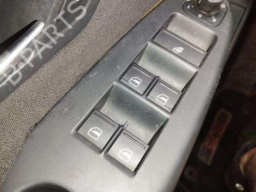 Venstre fortil elrude kontakt Venstre fortil elrude kontakt VW EOS (1F7, 1F8) 2.0 TDI 16V (140 hp) 39808262 39808262