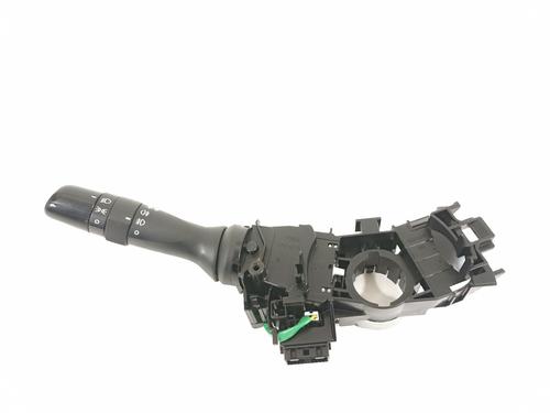 Used Headlight switch TOYOTA YARIS (_P13_) 1.5 Hybrid (NHP130_, NHP130) (101 hp) 15859036