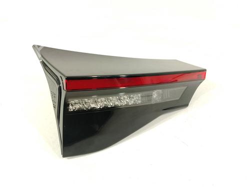 Farolim esquerdo da mala TOYOTA YARIS CROSS (MXP_) 1.5 Hybrid All-wheel Drive (MXPJ15) (116 hp) 31622771