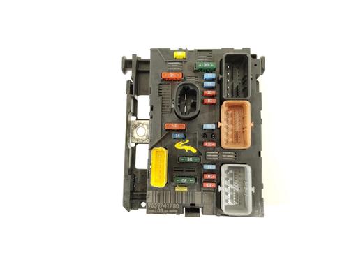 Used Fuse box Fuse box 29806896 29806896