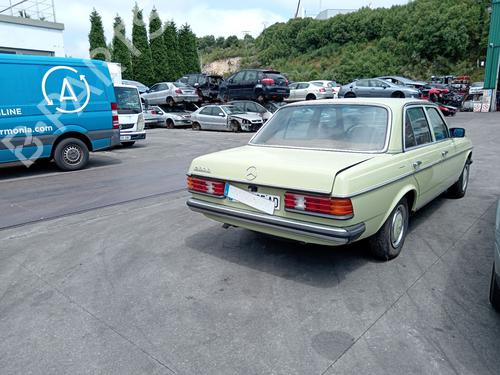 Right headlight MERCEDES-BENZ 123 Saloon (W123) 300 D (123.130) | BP30684396C29