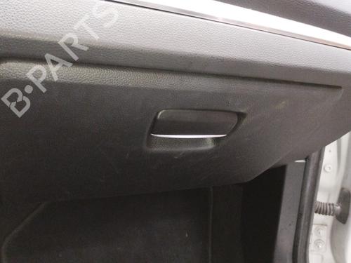 Used Glove box BMW 1 (E87) 118 d (143 hp) 18040624