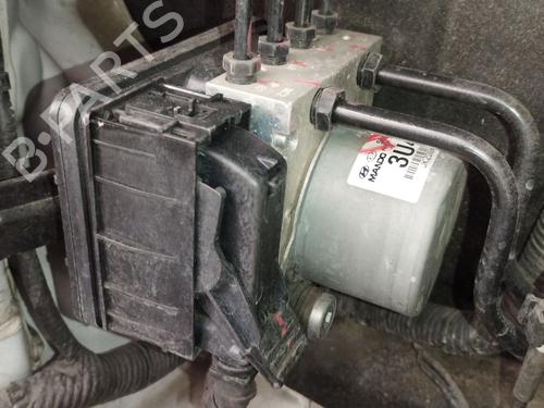 Used ABS pump KIA SPORTAGE III (SL) 1.7 CRDi (116 hp) 29809154