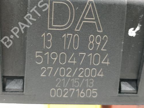 Fuse box OPEL VECTRA C (Z02)  | BP16813862E1 