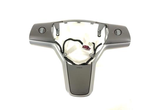 steering-wheel-controls-tesla-model-3-5yj3-2017-36238511 main image