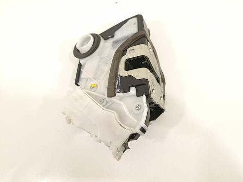 Front right lock TOYOTA YARIS (_P13_) 1.5 Hybrid (NHP130_, NHP130) | BP15895724C97 