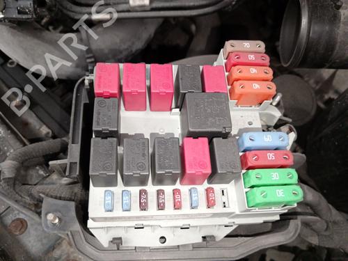 Used Fuse box Fuse box 37647070 37647070
