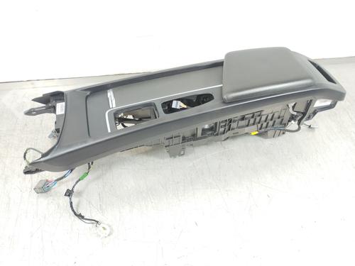 Armrest / Center console VOLVO XC60 II (246) D3 (150 hp) P31469700