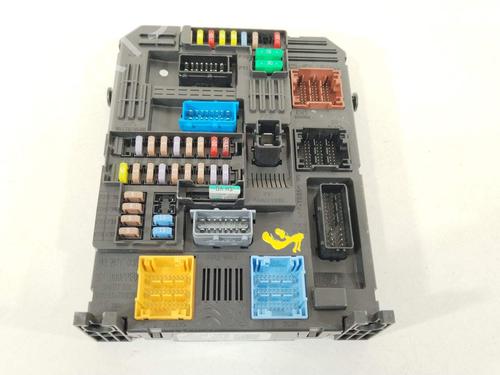 Used Fuse box Fuse box 39074912 39074912