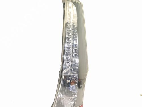 Used Right taillight MITSUBISHI GRANDIS (NA_W) 2.0 DI-D (NA8W) (136 hp) 11867656