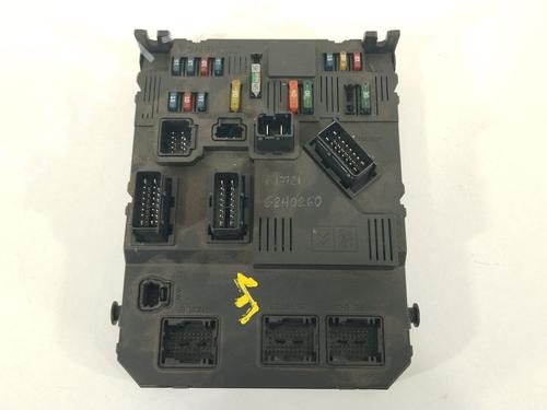 Used Fuse box Fuse box 38085873 38085873