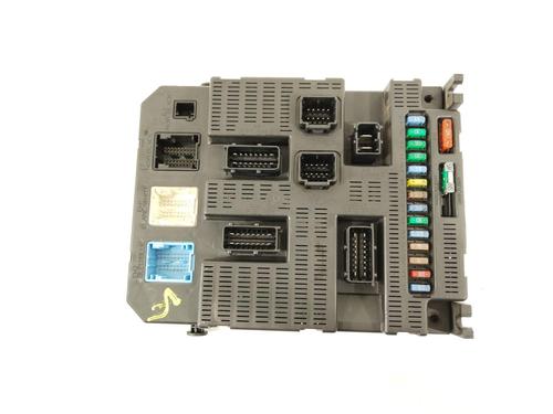 Used Fuse box Fuse box 29807974 29807974