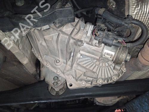 Boîte de transfert VW TOUAREG (7LA, 7L6, 7L7) 2.5 R5 TDI (174 hp) 32067556