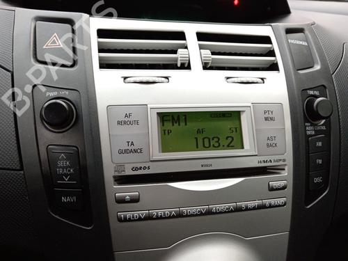 Used Radio TOYOTA YARIS (_P9_) 1.3 VVT-i (SCP90_, SCP90R) (87 hp) 17787065
