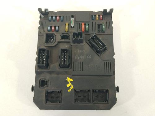 Used Fuse box Fuse box 38085873 38085873