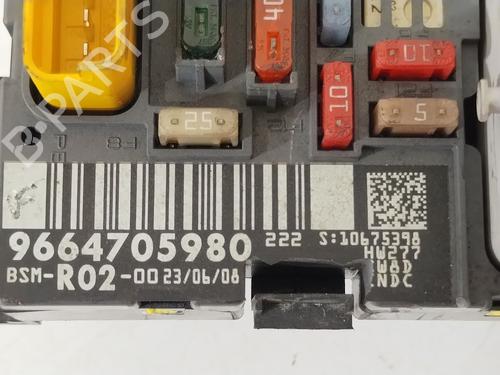 Fuse box CITROËN C5 III (RD_) 2.0 HDi (RDRHD8, RDRHDJ, RDRHR8, RDRHRJ) | BP33120425E1 - Image 4