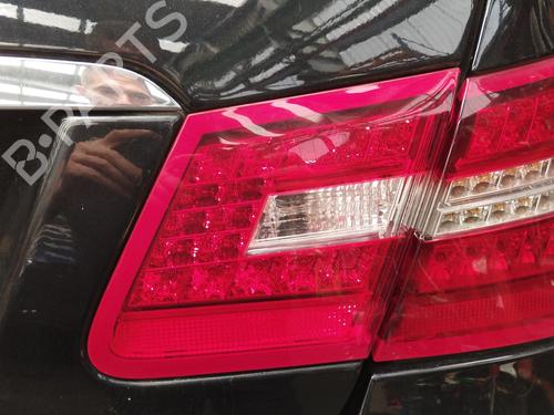Used Right tailgate light MERCEDES-BENZ E-CLASS Coupe (C207) [2009-2016]  19407870