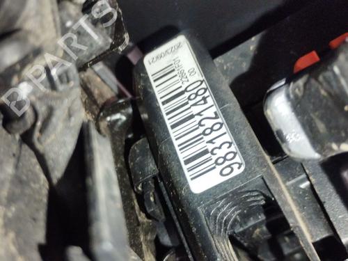 Used Fuse box Fuse box PEUGEOT TRAVELLER Bus (V_) 2.0 BlueHDi 145 (144 hp) 33337587 33337587