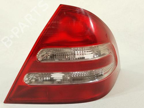 Used Right taillight Right taillight MERCEDES-BENZ C-CLASS (W203) C 220 CDI (203.006, 203.008) (143 hp) 32697683 32697683