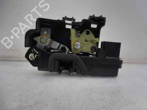 Used Front right lock CHEVROLET CAPTIVA (C100, C140) 2.0 D 4WD (150 hp) 2564182
