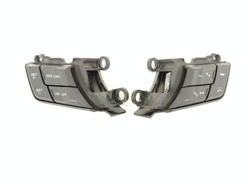 Used Steering wheel controls Steering wheel controls FORD USA MUSTANG Coupe 5.0 V8 Bullitt (487 hp) 33019104 33019104