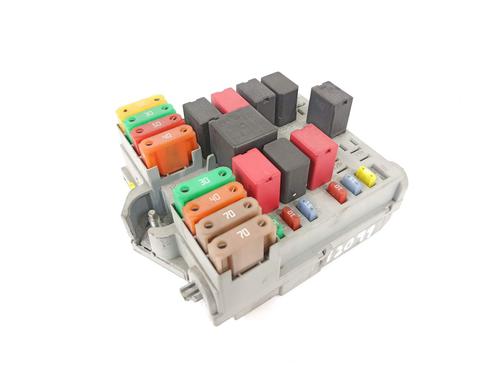 Used Fuse box Fuse box 17912647 17912647