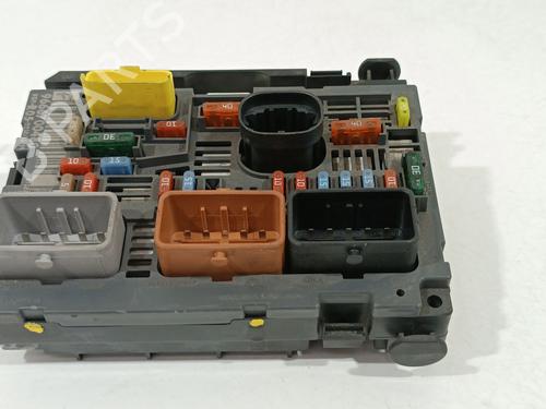 Used Fuse box Fuse box CITROËN C4 I (LC_) 1.6 HDi (109 hp) 35728523 35728523