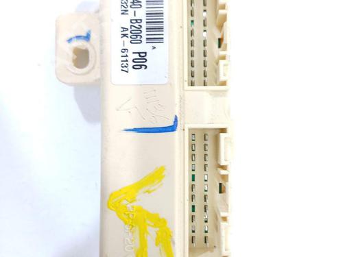 Used Fuse box Fuse box 21802598 21802598