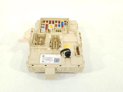 Used Fuse box Fuse box 36989122 36989122