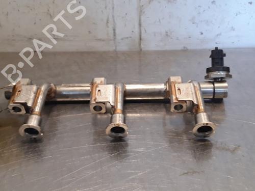 Used Injection rail Injection rail FORD FOCUS III Turnier 1.0 EcoBoost (125 hp) 13911216 13911216