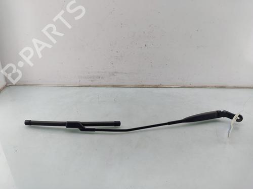 Used Front windshield wiper arm FIAT 500 (312_) 1.0 Mild Hybrid (312.AYD1B) (69 hp) 28166812