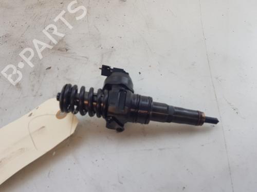 Used Injector Injector VW MULTIVAN T5 (7HM, 7HN, 7HF, 7EF, 7EM, 7EN) 1.9 TDI (105 hp) 27557858 27557858