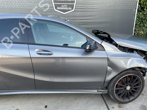 Used Right front door MERCEDES-BENZ A-CLASS (W176) A 180 (176.042) (122 hp) 29823536