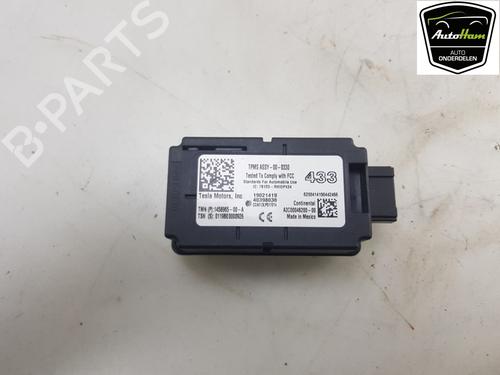 vrige-styrinhsenheder-tesla-model-3-5yj3-ev-awd-145896500a-2017-12047520 main image