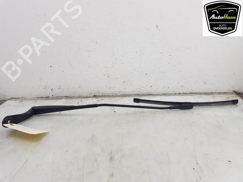 Used Front windshield wiper arm DACIA SANDERO III 1.0 TCe 90 (91 hp) 22174618