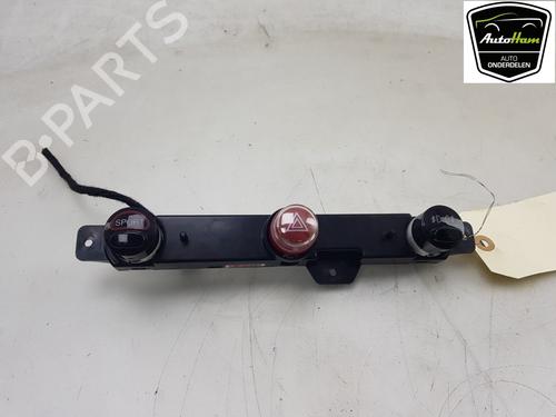 Used Warning switch FIAT 500 (312_) 1.4 (312AXC1B, 312CXC1B) (100 hp) 18571022