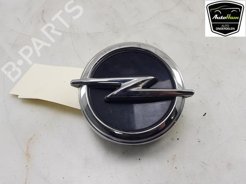Used Tailgate handle OPEL CORSA F (P2JO) 1.2 (68) (75 hp) 16678475