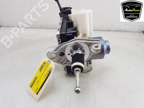 Used Servo brake VOLVO XC60 II (246) T6 Plug-In Hybrid AWD (349 hp) 25884049