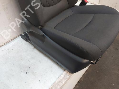 Right front seat TOYOTA COROLLA Saloon (_E21_) 1.8 VVTi Hybrid | BP30184014C16