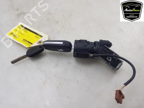 Used Switch Switch PEUGEOT 208 I (CA_, CC_) 1.2 VTI 82 (82 hp) 17474852 17474852