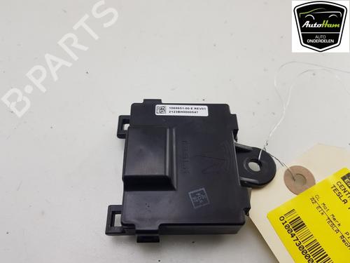 Elektronische module TESLA MODEL S (5YJS) Plaid AWD | BP22558144M83 