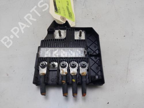 Used Fuse box Fuse box PEUGEOT 5008 II (MC_, MJ_, MR_, M4_) 1.2 THP (MRHNYH, MRHNYW, MRHNSJ, MRHNSU, MRHNSM) (131 hp) 30466393 30466393