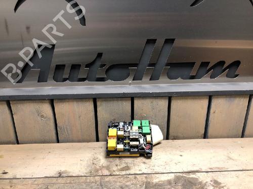 Used Fuse box PEUGEOT 208 I (CA_, CC_) 1.2 VTI 82 (82 hp) 12028684
