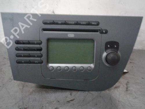 Used Radio SEAT LEON (1P1) 1.9 TDI (105 hp) 12019829