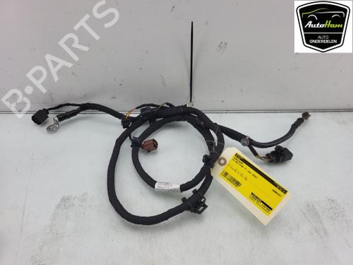 electric-cable-vw-multivan-t7-stm-stn-14-ehybrid-7t0971599f-2021-13650378 main image